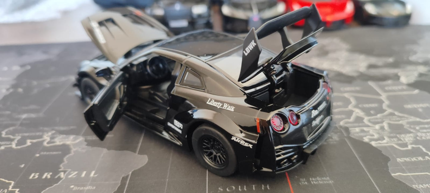 🏎️ Nissan GT-R Preto Escala 1:32 Miniatura