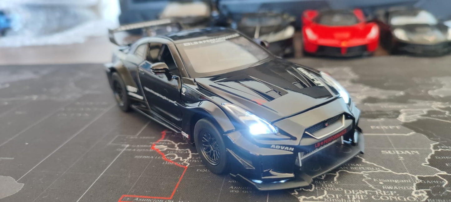🏎️ Nissan GT-R Preto Escala 1:32 Miniatura