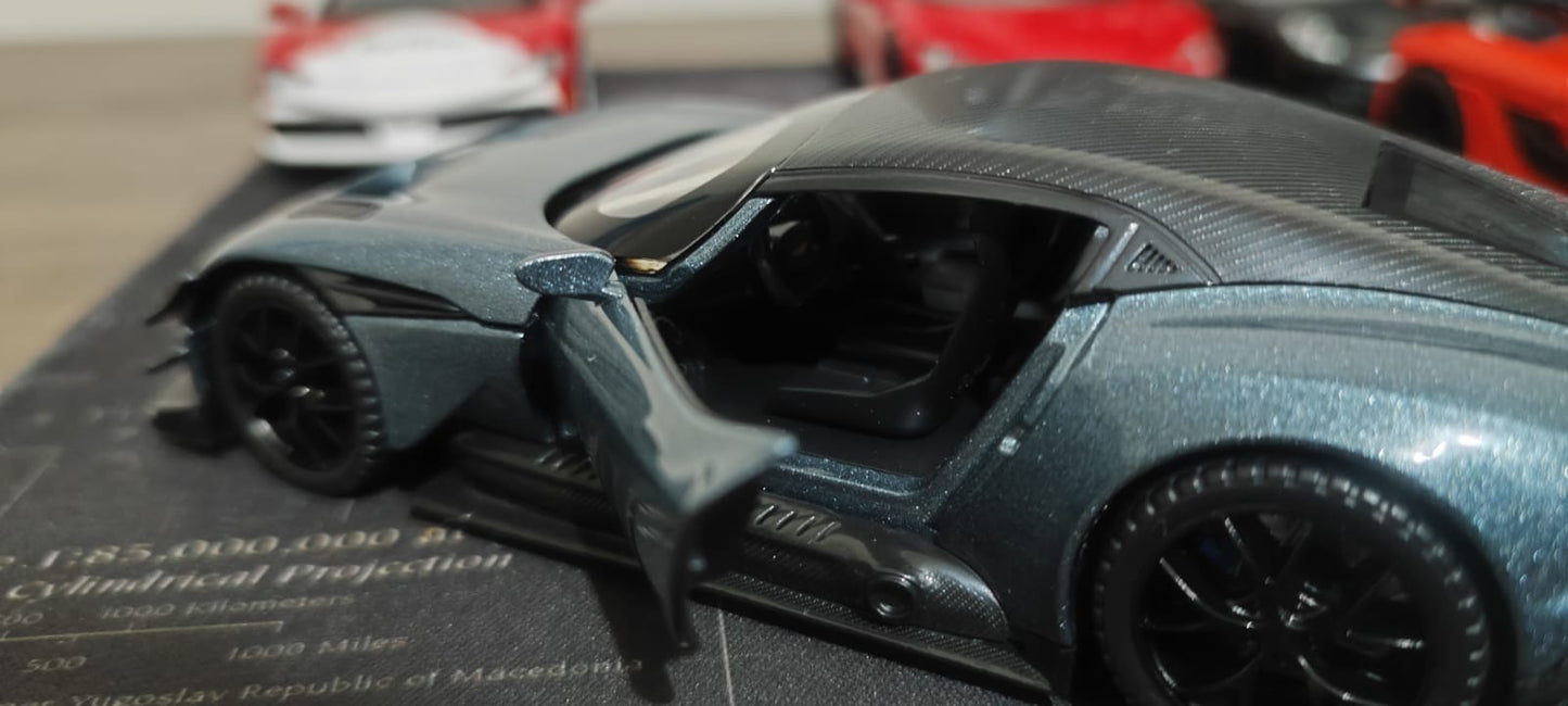 🏎️ Miniatura Aston Martin Vulcan 1:32