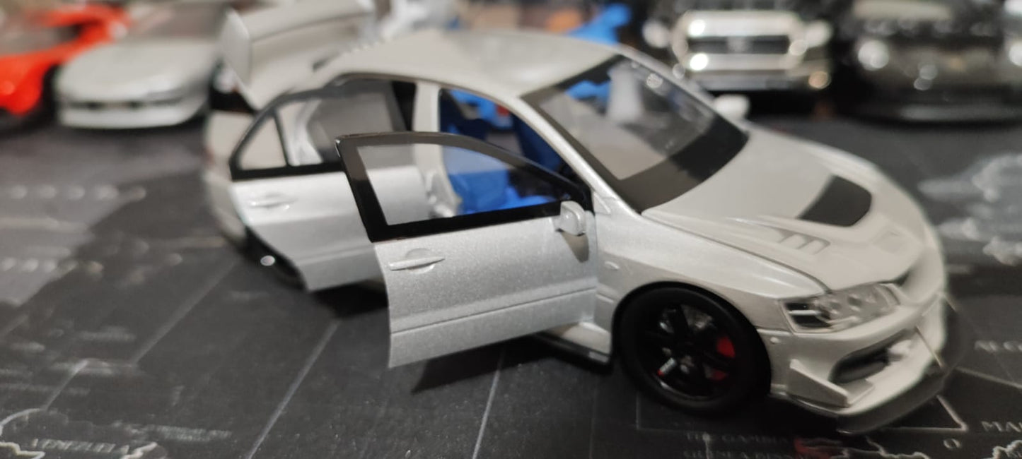 🔥 Mitsubishi Lancer Evolution – Escala 1:32
