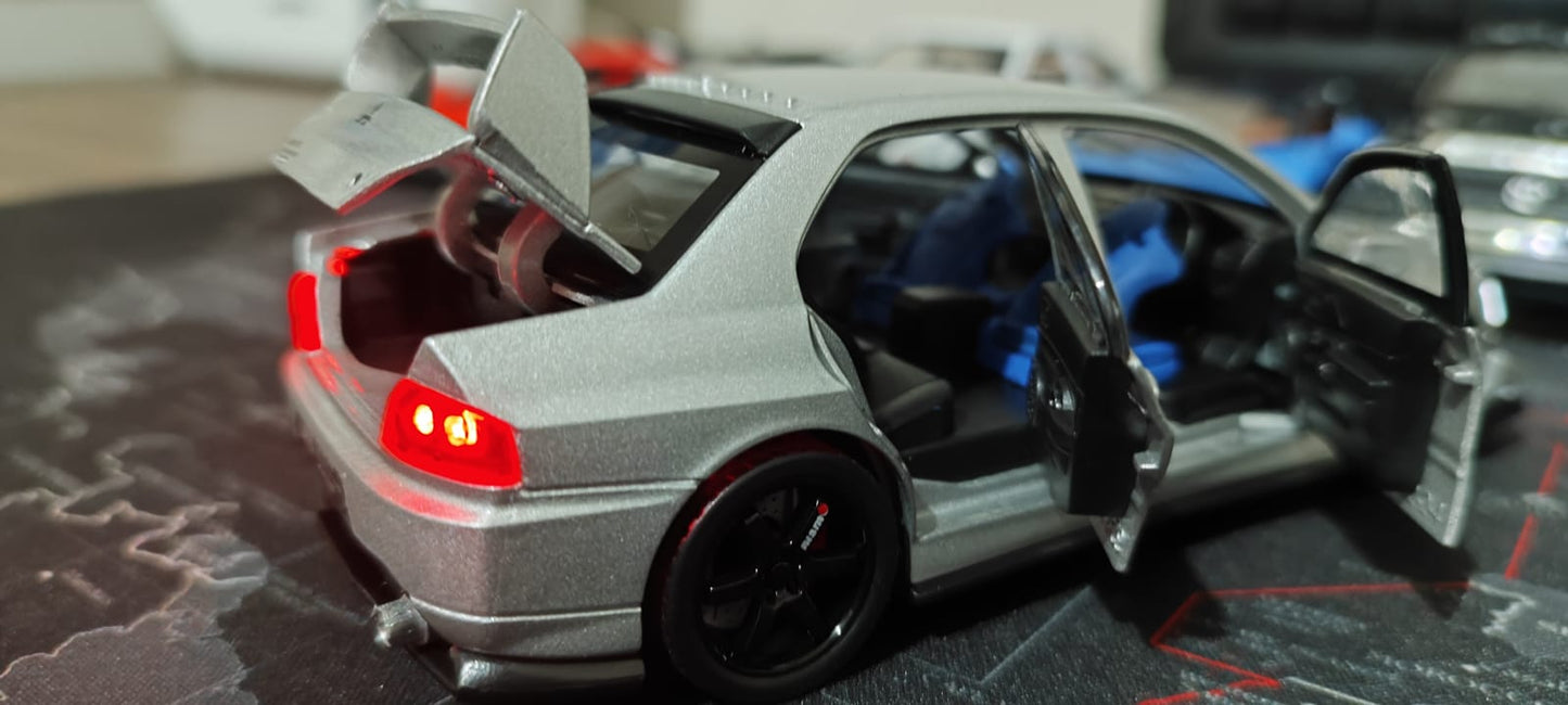 🔥 Mitsubishi Lancer Evolution – Escala 1:32