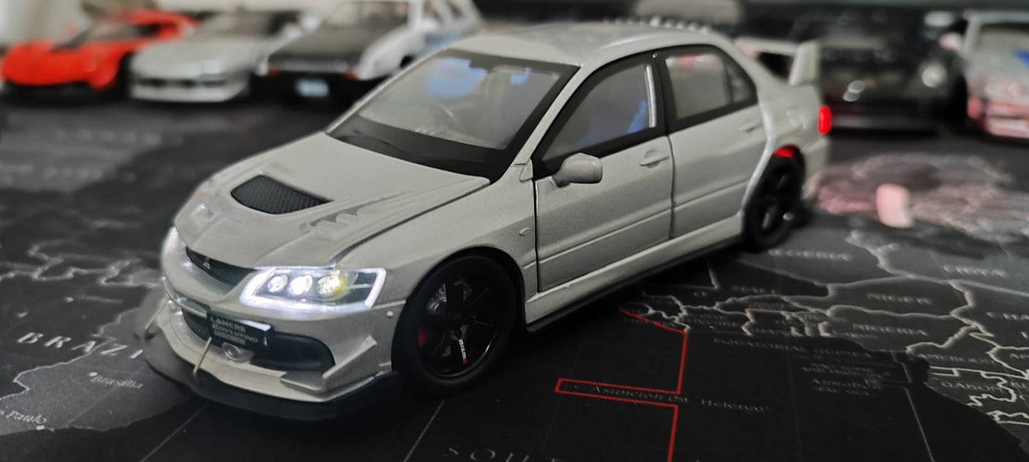 🔥 Mitsubishi Lancer Evolution – Escala 1:32