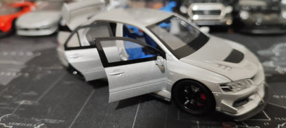 🔥 Mitsubishi Lancer Evolution – Escala 1:32